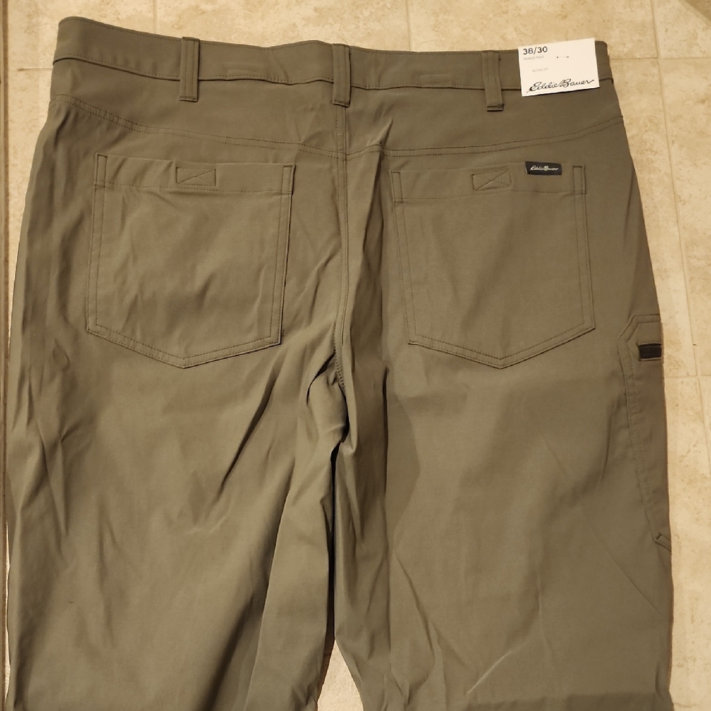 Eddie Bauer Men's Khaki Cargo Pants